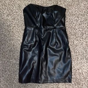 LEATHER STRAPLESS DRESSS